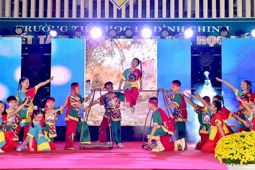 Trường học góp phần lưu giữ giá trị văn hóa dân gian