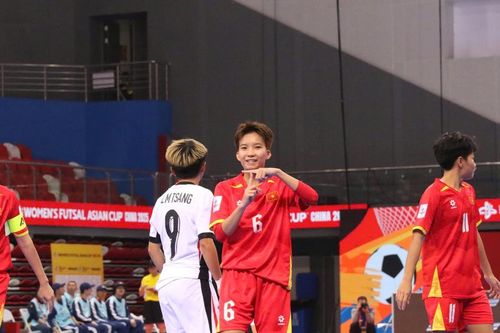 Cầu thủ Việt Nam đứng đầu giải châu Á sau cú hat-trick trận ra quân, giúp đội nhà xếp trên ĐKVĐ