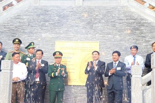 Thiêng liêng Lễ Thượng cờ đầu tiên tại Cột cờ A Pa Chải