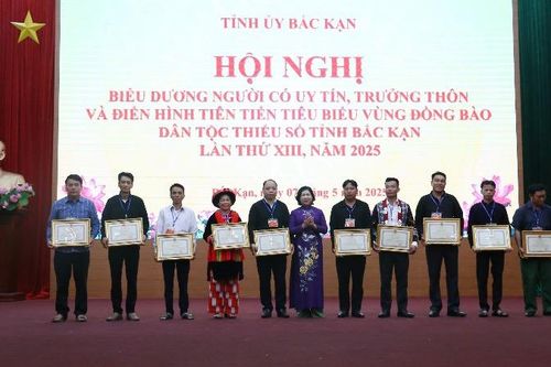 Bắc Kạn biểu dương 60 người có uy tín, trưởng thôn, điển hình tiên tiến vùng dân tộc thiểu số