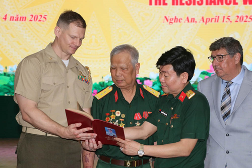 Điều thiêng liêng trở về