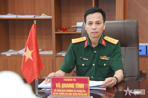 Người chỉ huy nhiệt tình, trách nhiệm với công việc