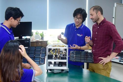 Trang phục giảng đường: Có 'gu' nhưng cần phù hợp