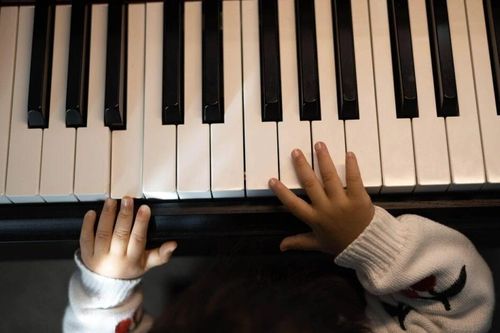 Piano ngân vang miền biên viễn