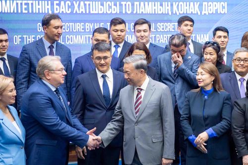 Để quan hệ Việt Nam-Kazakhstan như đôi cánh đại bàng trên thảo nguyên Saryarka