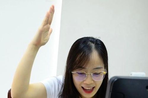 Thầy cô hỗ trợ nhau dạy học: Kéo gần khoảng cách giáo dục giữa các trường
