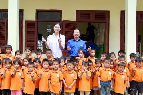 Tỉnh Đoàn Điện Biên cùng Hoa hậu Lương Thùy Linh khánh thành hai công trình nhân ái