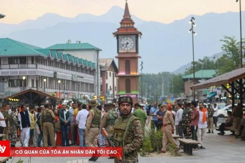 Các hãng hàng không lớn tránh không phận Pakistan sau vụ thảm sát ở Kasmir