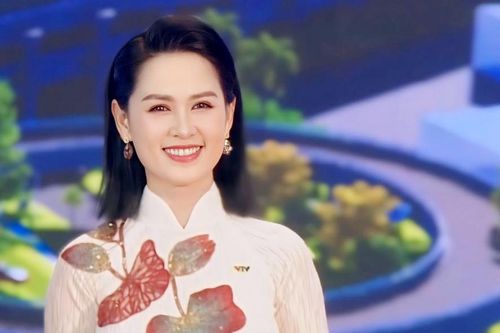 BTV Thúy Hằng vinh dự khi tham gia cùng đội ngũ VTV các sự kiện lớn của quốc gia