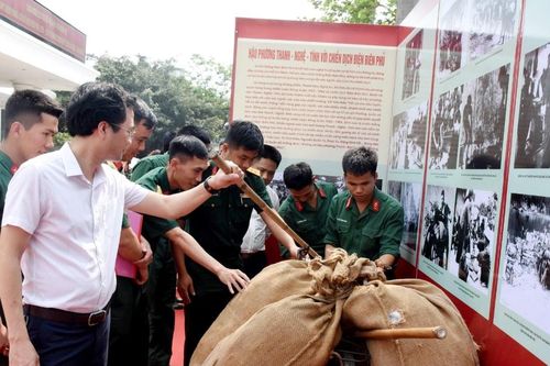 Kỷ niệm 71 năm chiến thắng Điện Biên Phủ (7/5/1954 – 7/5/2025):Nghệ An giáo dục truyền thống, lý tưởng cách mạng cho thế hệ trẻ