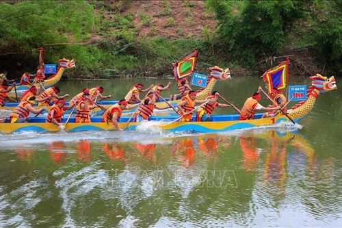 Tái hiện việc huấn luyện thủy binh lục chiến vùng sơn cước