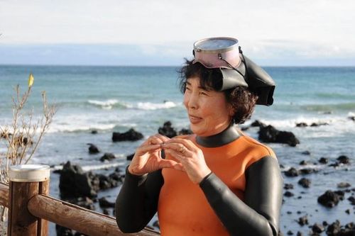Bí mật gene của 'hải nữ' đảo Jeju có thể mở lối chữa bệnh mãn tính tại Mỹ