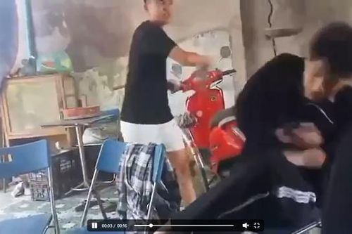 Công an điều tra vụ nam sinh lớp 8 bị đánh liên tiếp vào đầu ở quán cà phê