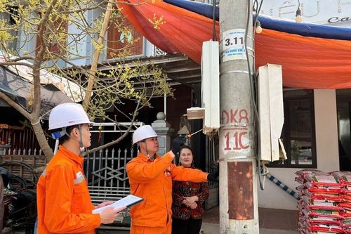 Đưa các loại hình dịch vụ điện lực đến với khách hàng sử dụng điện