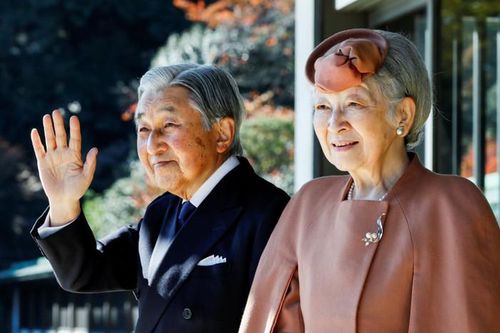 Nhật hoàng Akihito nhập viện