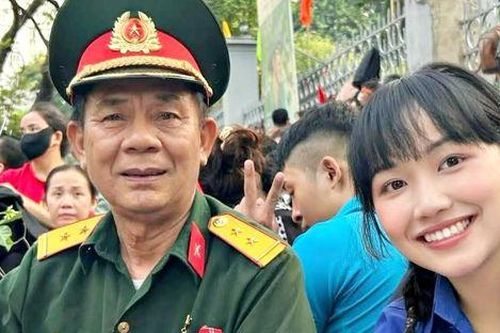 6 sinh viên nhận bằng khen vì hành động đẹp với cựu chiến binh