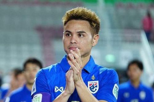 Theerathon Bunmathan bị gạch tên