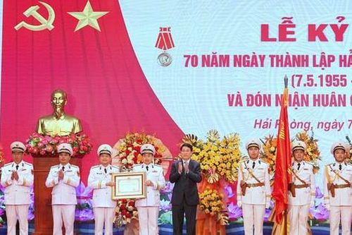 Hải quân Nhân dân Việt Nam đón nhận Huân chương Hồ Chí Minh
