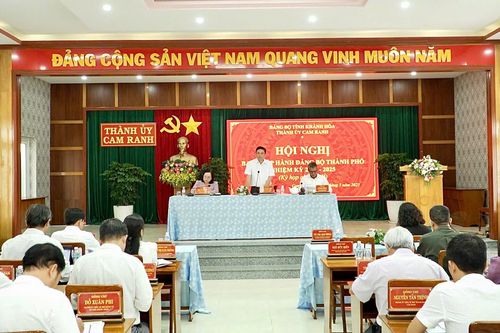 Thành ủy Cam Ranh tổ chức kỳ họp chuyên đề