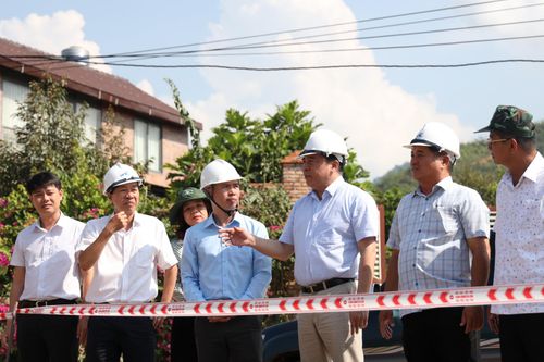 Dự án Đường liên vùng Khánh Sơn - Khánh Vĩnh: Khẩn trương hoàn thành giải phóng mặt bằng