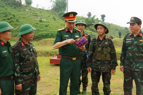 Trung đoàn 254 kiểm tra '3 tiếng nổ' đối với chiến sĩ mới
