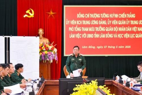 Thượng tướng Huỳnh Chiến Thắng - Phó Tổng Tham mưu trưởng Quân đội Nhân dân Việt Nam làm việc tại Lâm Đồng