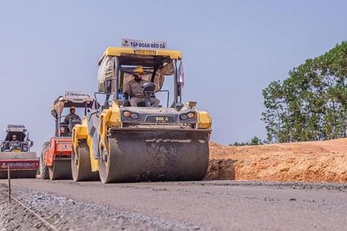 Bộ Xây dựng hướng dẫn 16 địa phương giải pháp đẩy nhanh tiến độ thi công cao tốc