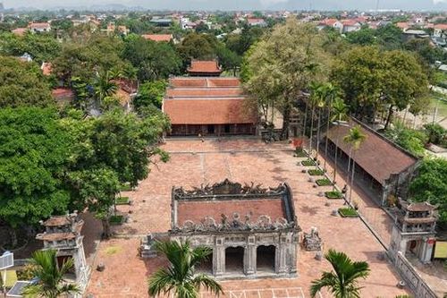 Chiêm ngưỡng vẻ đẹp kiến trúc truyền thống đặc sắc của đền Thánh Nguyễn