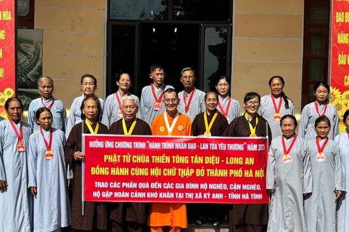 Phật tử Chùa Thiền Tông Tân Diệu và Hội Chữ thập đỏ Hà Nội chung tay hỗ trợ người nghèo tại Hà Tĩnh và Nghệ An