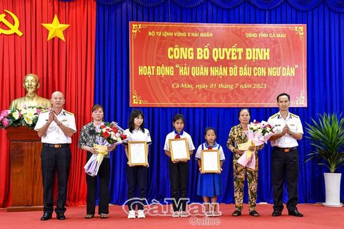 Lan tỏa yêu thương từ hoạt động 'Hải quân nhận đỡ đầu con ngư dân'