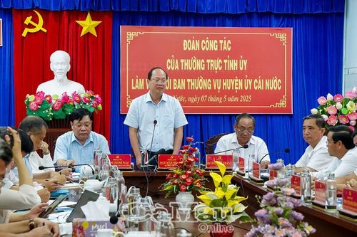 Cán bộ, đảng viên phải giữ vững tư tưởng phục vụ tốt nhất cho dân