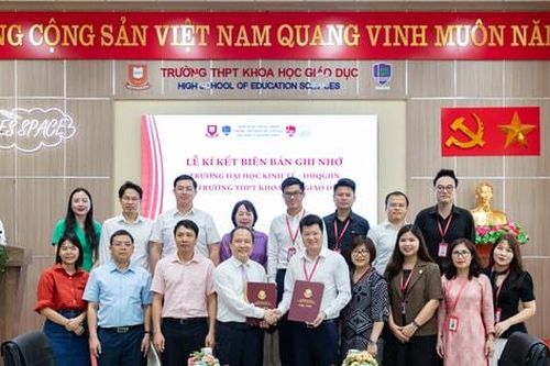 Giáo dục thúc đẩy Chương trình Ươm tạo tài năng VNU 12+
