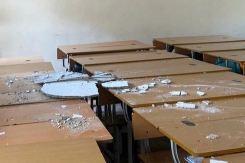 Hà Nội: Quận Hoàn Kiếm yêu cầu đảm bảo an toàn phòng học sau sự cố vữa trần rơi trúng học sinh