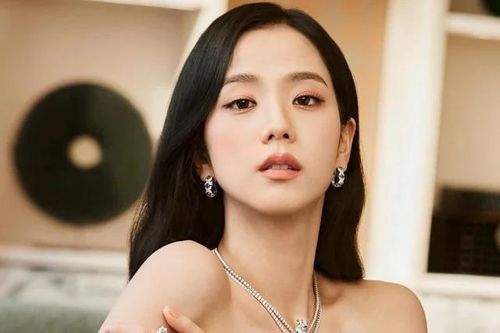 Vì sao Jisoo không xuất hiện cùng Lisa, Jennie và Rosé tại Met Gala 2025?