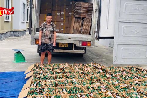 'Chặn' hơn 5 tấn chân gà rút xương 'trôi nổi' trước khi lên bàn nhậu