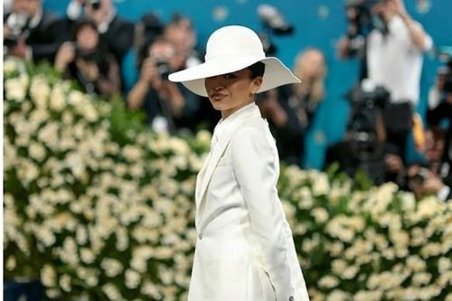 Rực rỡ chủ đề tôn vinh di sản thời trang của người da màu