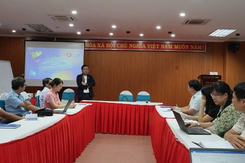 Bồi dưỡng 'Kỹ năng sản xuất và phát triển nội dung báo chí ứng dụng AI'