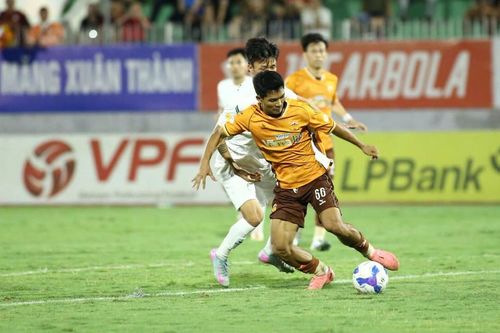 Tin nóng bóng đá Việt hôm nay 8/5: Xác định lý do Quang Hải rút khỏi đội hình các Ngôi sao Đông Nam Á; 13 cầu thủ bị treo giò tại vòng 22 V-League