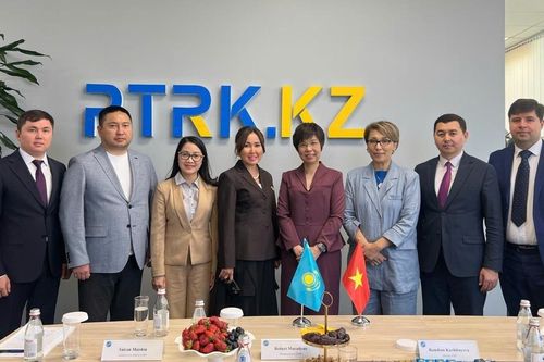 Tổng giám đốc TTXVN thăm, làm việc tại Tổ hợp Phát thanh và Truyền hình Kazakhstan