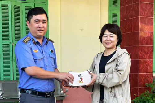 Tìm lại tài sản cho hành khách bỏ quên trên tàu