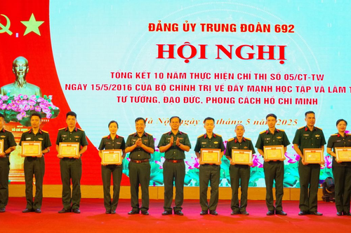 Đảng ủy Trung đoàn 692 tổng kết 10 năm thực hiện Chỉ thị 05 của Bộ Chính trị