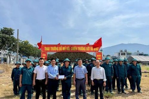 Lãnh đạo phường Nại Hiên Đông thăm, động viên lực lượng dân quân mới năm 2025