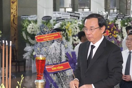 Bí thư Thành ủy TPHCM Nguyễn Văn Nên viếng Giáo sư, Tiến sĩ Đặng Lương Mô