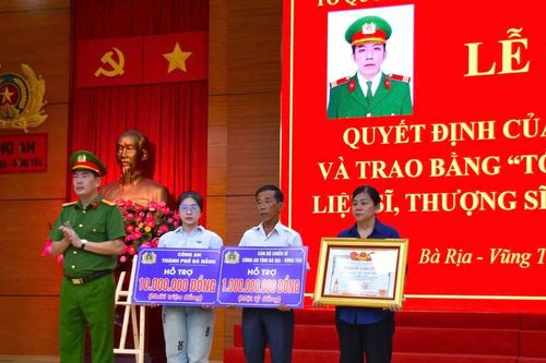Trao Bằng Tổ quốc ghi công cho thân nhân liệt sĩ, Thượng sĩ Nguyễn Ngọc Minh Nhật