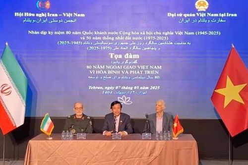 Tọa đàm và triển lãm ảnh về '80 năm Ngoại giao Việt Nam vì hòa bình và phát triển' tại Iran