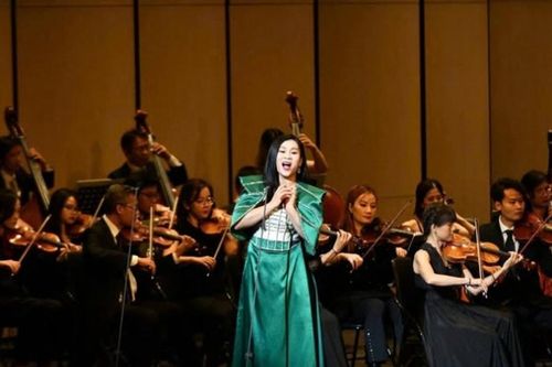 'CHẠM Show': Cuộc đối thoại văn hóa châu Âu và Việt Nam