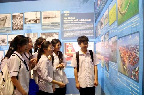 400 hiện vật, tư liệu về Hải Phòng trưng bày tại Bảo tàng Hải Phòng