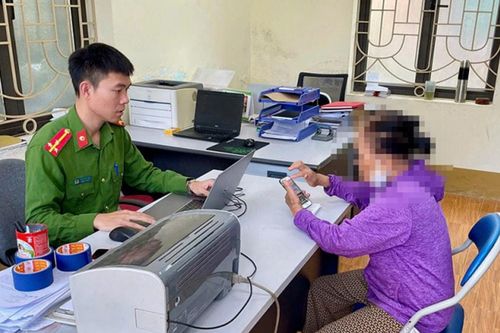 Cụ bà suýt mất 200 triệu đồng vì kẻ lừa đảo đọc lệnh khởi tố qua mạng