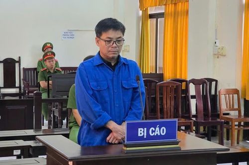 Lãnh 17 năm tù vì giả giấy tờ, chiếm đoạt 5 xe ô tô