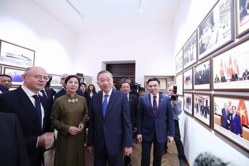 Biểu tượng hữu nghị Việt Nam - Azerbaijan